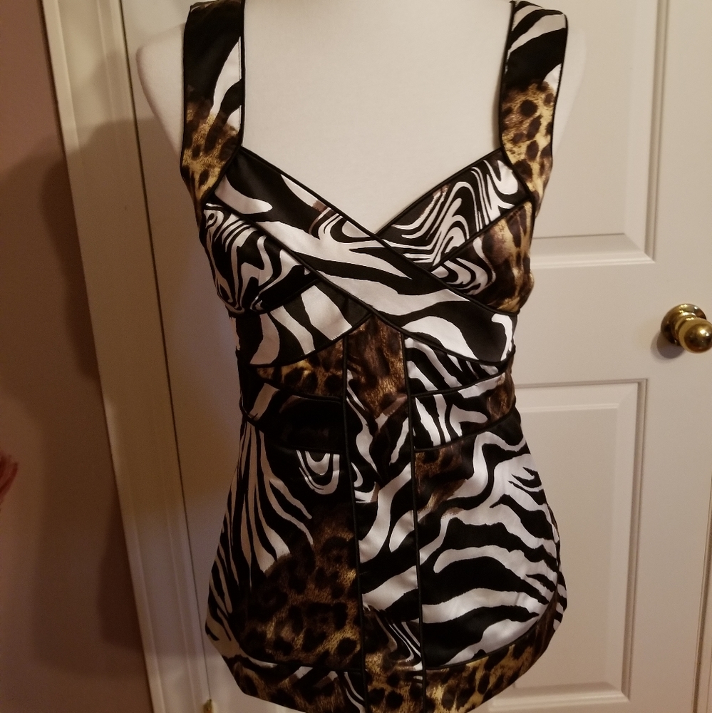 Sexy show stopper Cache Top